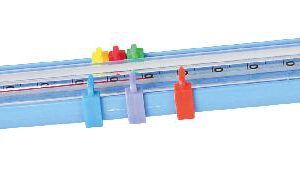 Multithermometer - Das Multitalent für jedes Experiment! ... Ob Sonne, Schatten, Erde, Wasser - dieses Multi-Thermometer ist vielseitig einsetzbar. 6 farbige Zeiger lassen sich entlang der Skala verschieben und bieten so perfekte Dokumentationsmöglichkeiten für viele Experimente. - Kisus e.K. - Kinder, Spiel und Spaß - Kindergarten, KITA, Kiga