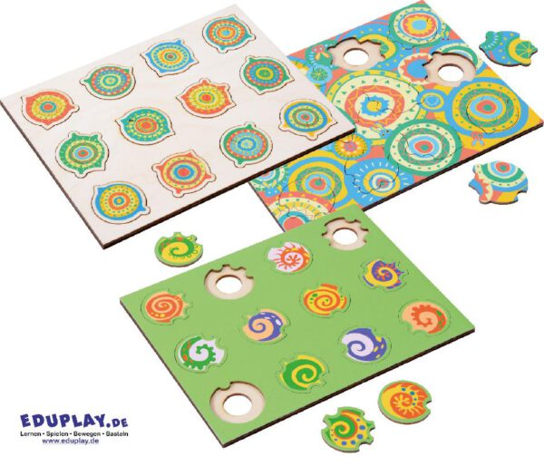 Phantasiepuzzle-Set Mandala Kunterbunte Motive und Puzzleformen erkennen und zuordnen ... Bäume, Häuser, Fische und Mandala-Motive - die farbenfrohen Phantasiepuzzle animieren Kinder sofort zum Spielen. Jedes Holz-Puzzle hat 12 individuell geformte Teile, die sich nur an einer ganz bestimmten Stelle einfügen lassen. Die Kinder können sich beim Puzzlen an den Motiven und an den Formen der Puzzleteile bzw. der Aussparungen in den Puzzleplatten orientieren. Zwei der Mandala-Puzzle (mit einfarbigem Hintergrund) sind nur über die Teile-Form zusammenzufügen. Durch die Aussparungen an der Unterseite der Puzzleplatte lassen sich die Einzelteile ganz leicht entnehmen. Die Phantasiepuzzle fördern Konzentration, Wahrnehmung und Denkvermögen. Anhand der verschiedenen Schwierigkeitsgrade können Pädagogen den Entwicklungsstand der Kinder einschätzen. - Kisus e.K. - Kinder, Spiel und Spaß - Fachgroßhandel für Kindergartenausstattung, Spielwaren und Bastelbedarf