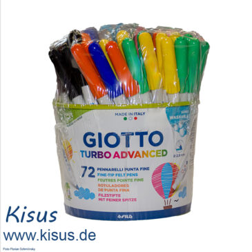 GIOTTO Turbo Advanced 72 Stifte in 12 Farben in der Dose (gelb, orange, rosa, rot, braun, lila, hellgrün, dunkelgrün, hellblau, dunkelblau, grau, schwarz) Fasermaler mit feiner Spitze auf Wasserbasis. Dank der leichtauswaschbaren Tinte ist die Farbe mit Seife und warmem Wasser abwaschbar. Robuste, langlebige Faserspitze (Ø 2,8 mm), ventilierte Kappe. - Kisus e.K. - Kinder, Spiel und Spaß - Foto: Florian Schmilinsky