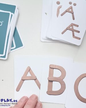 ABC Spielkarten Ein Kartenspiel ... mit Abbildungen aller Buchstaben des Alphabets. Die Karten regen an zu Buchstabieren sowie das Legen von Wörtern.