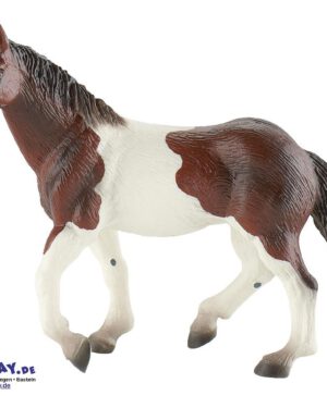 Pferd Spielfigur Paint Horses haben ihren Ursprung in den USA ... sie sind so genannte Western-Pferde. Durch ihren kompakten, wendigen Körperbau von mittlerer Größe und die stark ausgeprägte Muskulatur eignen sie sich ideal für Kurzstreckenrennen, Westernreitdisziplinen und die Rancharbeit. Paint Horses lassen sich leicht reiten, sind nervenstark und von gutmütigem Charakter. Die naturgetreue Darstellung der Figur zeigt die Paint Horse Stute mit Tobiano Scheckmuster. Die Spielfigur wird aus PVC-freiem Material hergestellt. Mit dem Gütesiegel SPIEL GUT ausgezeichnet.