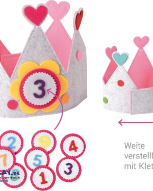 Geburtstagskrone pink Passend für jedes Geburtstagskind ... Die Krone - farblich passend für Mädels und Jungs - lässt leicht erkennen, wer heute seinen Ehrentag hat und welches Jahr gefeiert wird. Mittels Klett sind die Zahlen von 0-9 austauschbar. Die Weite der Krone ist rückseitig verstellbar und lässt sich jeder Kopfgröße anpassen.