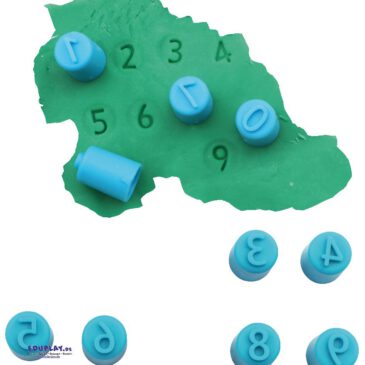 Fingerstempel Zahlen 0-9 Worte und Zahlen stempeln ... Die Fingerstempel sind ein tolles Werkzeug für Kinder, um spielerisch erste Schritte in der Schrift- und Zahlenwelt zu machen und sich dann langsam zu steigern: dass der Buchstabe richtig herum steht, die Motive gleichmäßig tief in die Modelliermasse eingedrückt werden, auf einer Schriftlinie stehen und die Abstände zwischen Buchstaben und Wörtern ausgeglichen sind. Die Buchstabenstempel sind prima für kreative Projekte wie Namensschilder. Die Stempel haben verschiedene Farben - so lassen sich Zahlen, Klein- und Großbuchstaben leicht erkennen und sortieren.