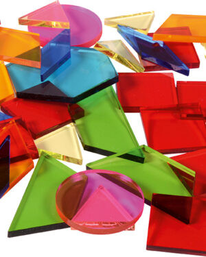 Kreative Formen und Figuren gestalten ... Aus den transparenten Acryl-Formen lassen sich mit Hilfe der Vorlagen vielfältige Motive legen - von Lokomotive, Schiff und Fisch bis hin zu Schmetterling, Hase, Baum und Herz. Auf dem Leuchtkübel entfalten die bunten Steine ihre besondere Wirkung. Beim Legen, Sortieren und Kombinieren trainieren Kinder ihre Feinmotorik, visuelle Wahrnehmung, Konzentration und räumliche Vorstellungskraft. Gleichzeitig fördert das freie Gestalten ihre Kreativität, problemlösendes Denken und die Fähigkeit, Muster zu erkennen und selbst zu entwickeln. Acryl Geo Legespiel 49-tlg.