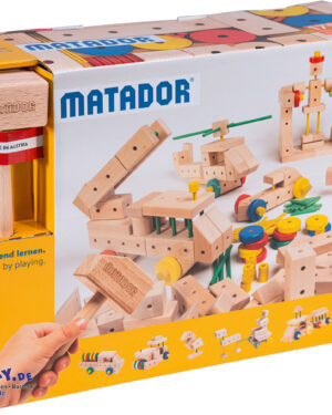 Matador Maker M175 Kreativ bauen, entdecken und spielerisch lernen ... Mit den Holzbaukästen von Matador tauchen Kinder ab 3 Jahren in die Welt des Bauens, Werkens und kreativen Erfindens ein. Bausteine und Verbindungsstäbchen werden mit Hammer, Zange und Keil zusammengefügt. So entstehen Fahrzeuge, Tiere, Figuren und Alltagsgegenstände nach Vorlagen - oder eigene Kreationen. Beim Spielen fördern Kinder ihre Feinmotorik, Hand-Auge-Koordination, räumliches Denken und Problemlösefähigkeiten. Alle Teile sind aus 100% österreichischem Holz, langlebig und kindgerecht dimensioniert. Die bebilderten Bauanleitungen geben zahlreiche Anregungen für eigene Bauideen. 175 Teile, Werkzeuge: 1 Hammer, 1 Zange, 1 Keil, inkl. Vorlagenheft mit 78 Bauideen. Ideal für Einzelkinder oder kleine Teams, um Fantasiewelten wie Hubschrauber, Polarstationen oder Savannen zu erschaffen.